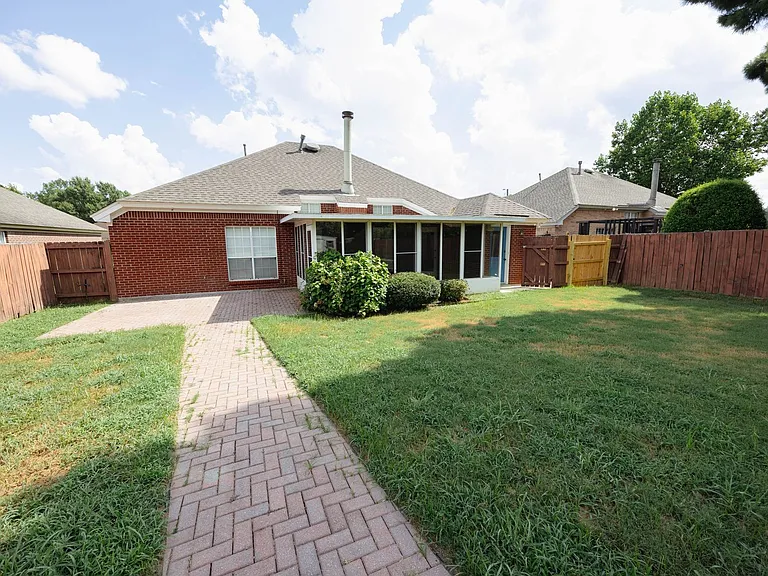 8013 Copperfield Dr — Photo 24