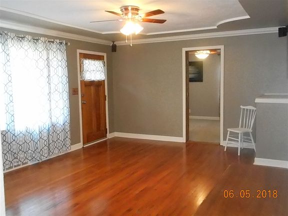 4th image of 912 Theodore St