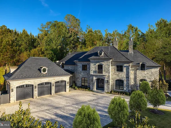 2425 Foxhall Rd NW, Washington, DC 20007