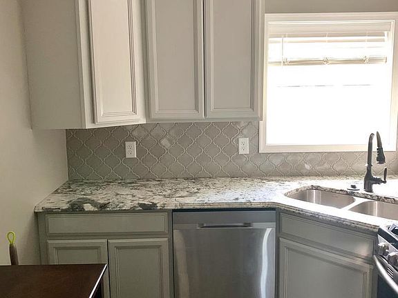 5th image of 221 S Loudoun St APT 2