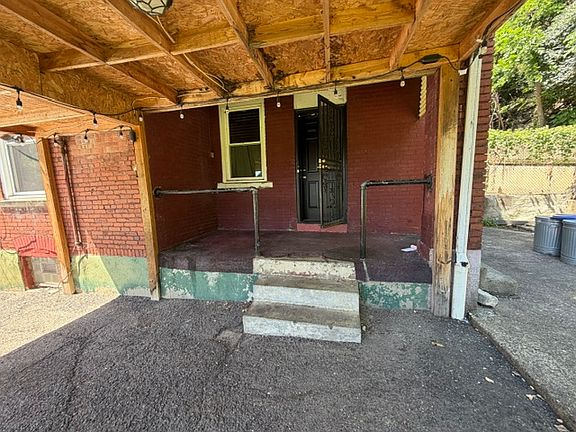 5th image of 142 Robinson St
