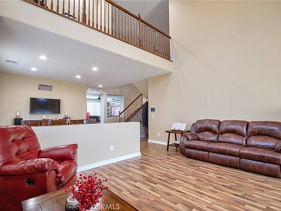 5th image of 31880 Serrento Dr