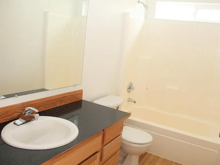 Full-bath on 2nd floor