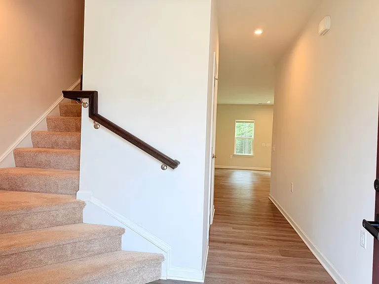 137 Capeside Ct — Photo 2