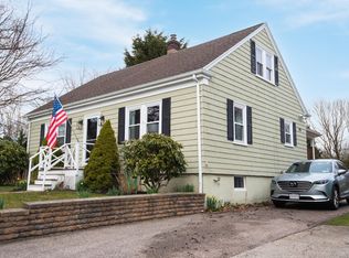 29 Fenner Ave, Newport, RI 02840