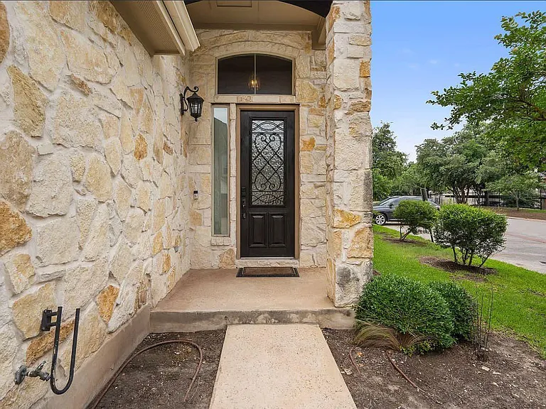 7324 Bandera Ranch Trl #B — Photo 2