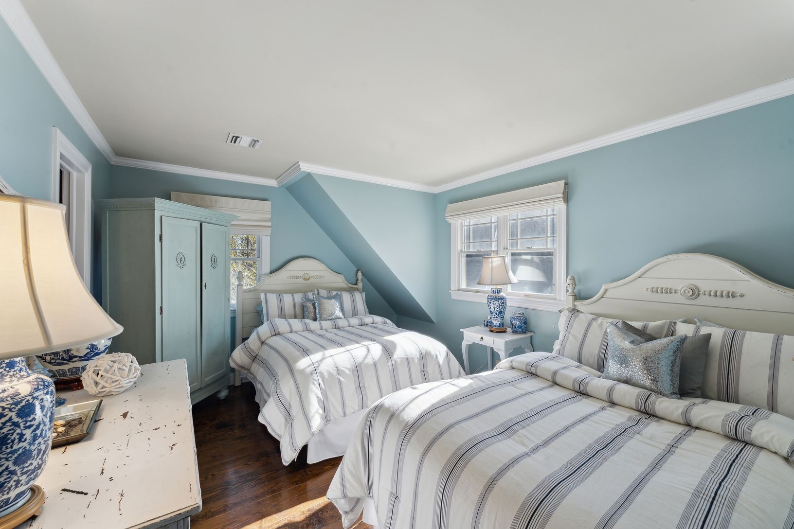  Guest room with double beds