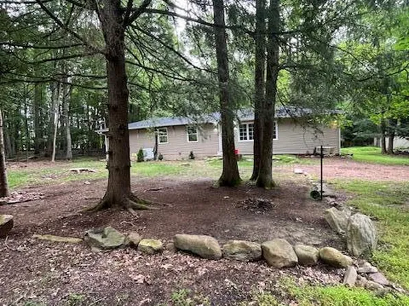 19 Deer Cross Rd, White Haven, PA 18661