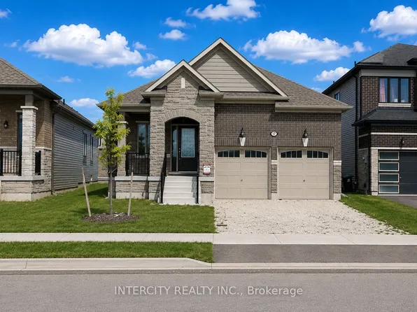 17 Union Blvd, Wasaga Beach, ON L9Z 0M6