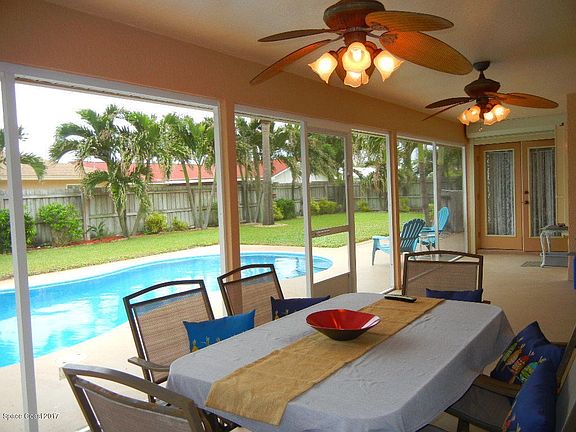 SCREEN PORCH