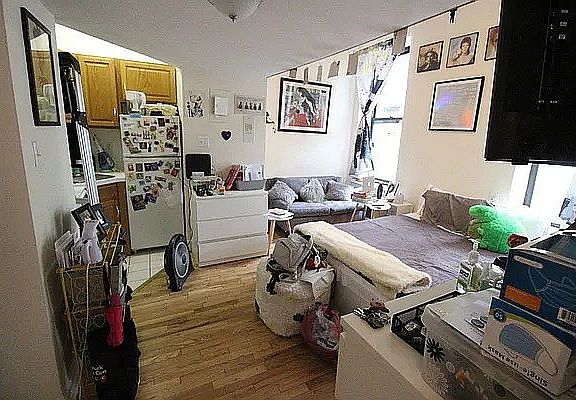 3rd image of 252 W 91st St #36A