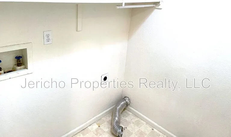 5217 Dudley St — Photo 16