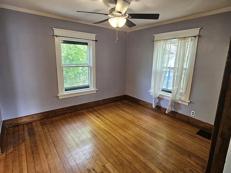1645 Frederick Ave — Photo 5