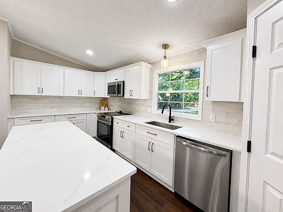 4th image of 98 Jims Ln