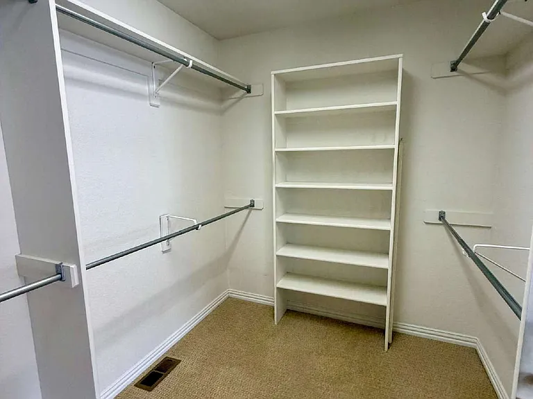 1011 S Valentia St #104 — Photo 17