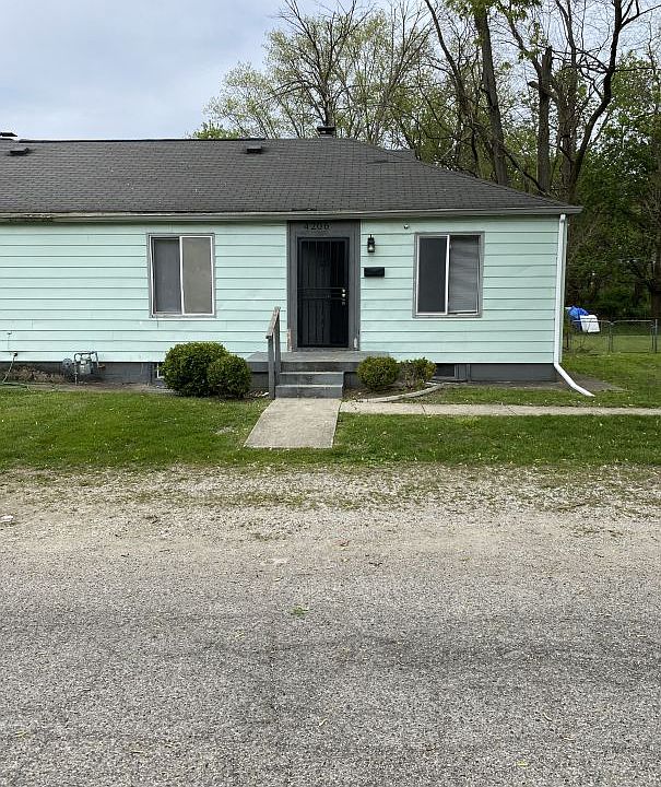 1st image of 4206 E 33rd St #1
