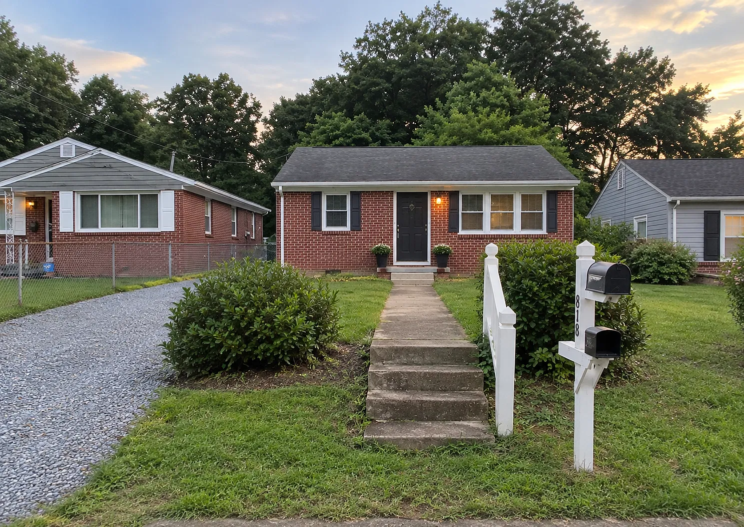 3 bed, 936 sqft, $2,100 — Photo 1