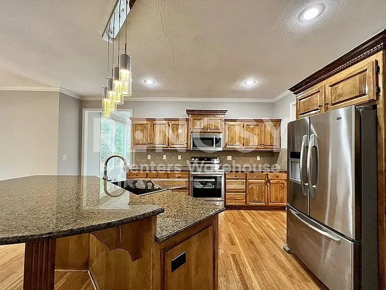 15861 Linden St — Photo 10