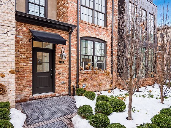 3rd image of 107 N 6th St #Townhouse 70