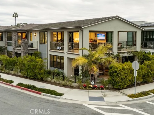 10 Ocean Pl, Seal Beach, CA 90740