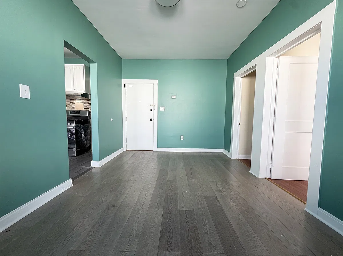 4 bed, 1000 sqft, $2,200 — Photo 3