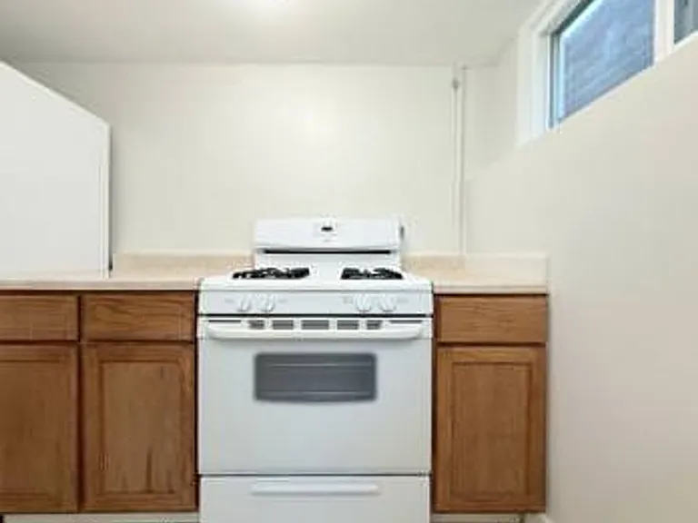 652 E Roosevelt Ave — Photo 7