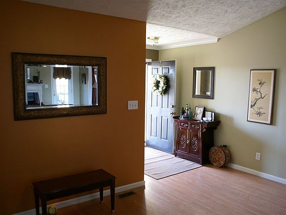 LR w/Vaulted Ceilings and Wood Floors