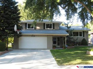 11748 Roanoke Blvd, Omaha, NE 68164