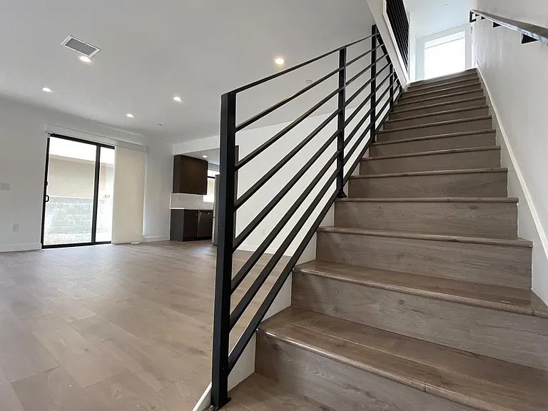 1153 N Orange Dr #1155-1/2 — Photo 17