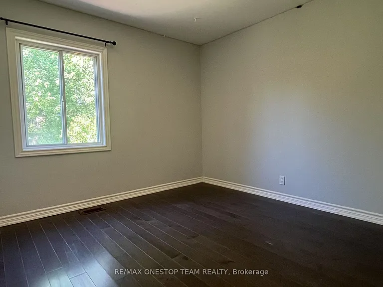 936 Pharmacy Ave — Photo 13