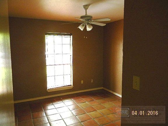 5th image of 2933 Emerald Lake Dr