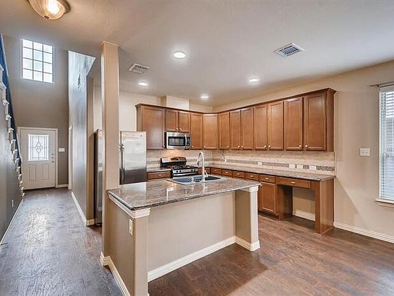 5th image of 5120 Pinewood Dr