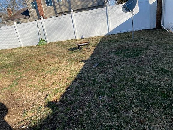 4th image of 45 Hewes St