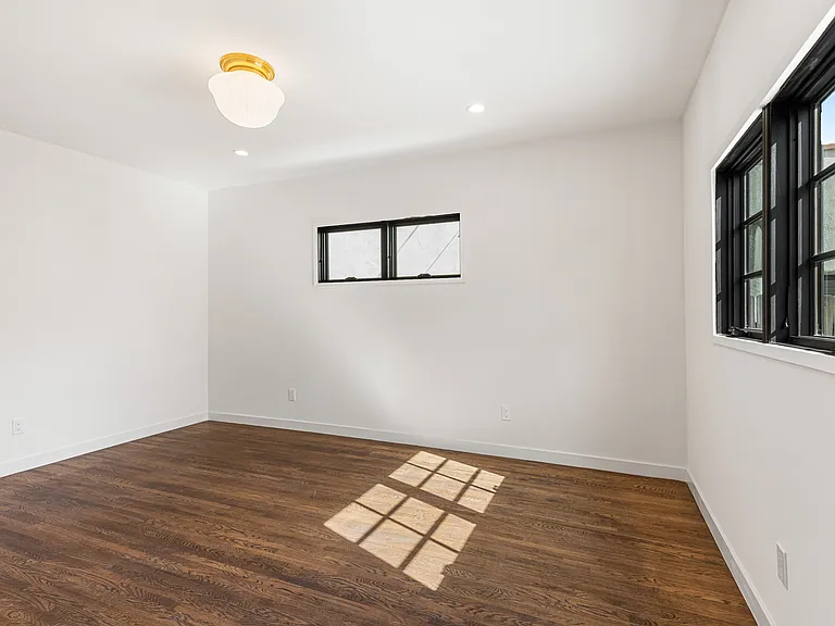 926 E Dryden St — Photo 16