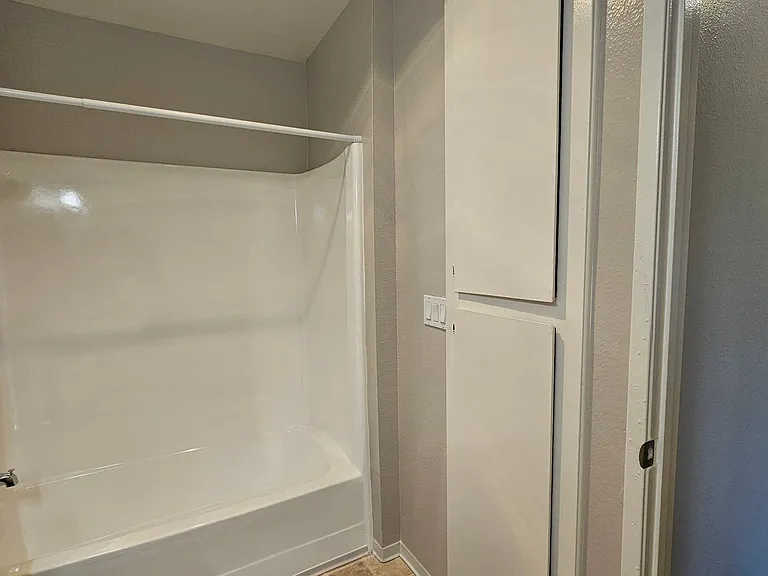 Del Mar Apartment Homes — Photo 28