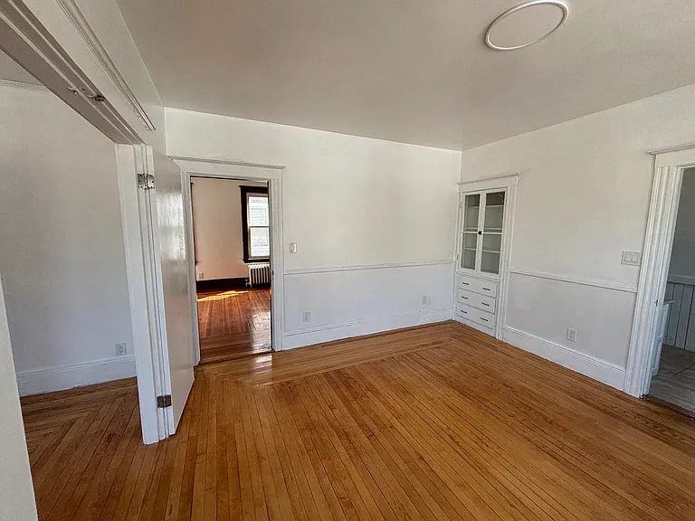 418 Essex St #2 — Photo 13