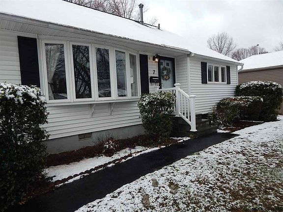 2nd image of 7 Edgewood Dr