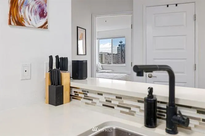 530 Melrose Ave E #103 — Photo 5
