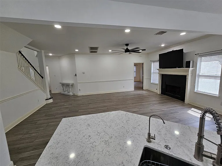 3709 Pinehurst Dr — Photo 11
