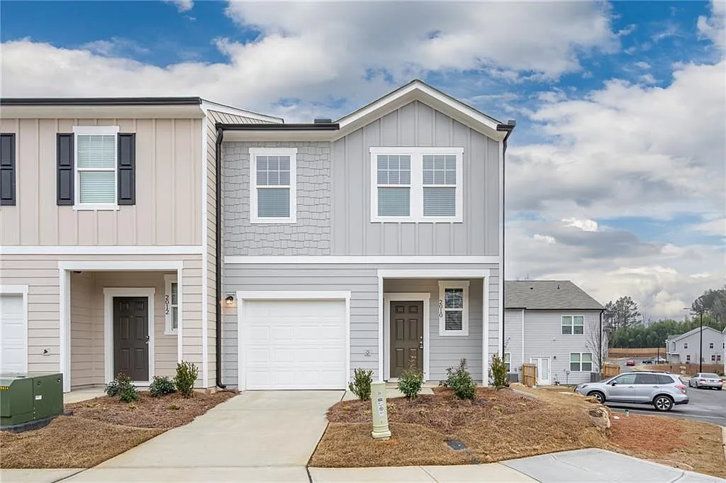 3 bed, 2.5 bath, 1421 sqft, $1,875 — Photo 1