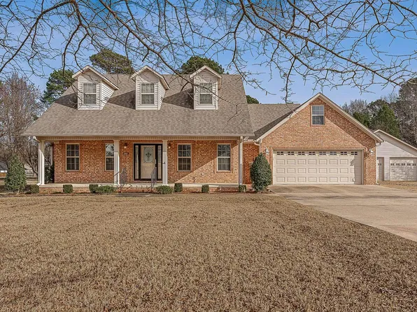 1901 Suburban Ln, Paragould, AR 72450