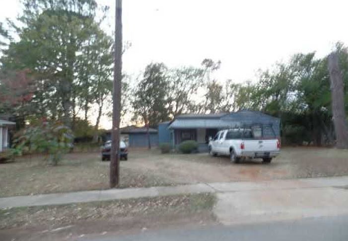 1st image of 3519 Archer Dr SW