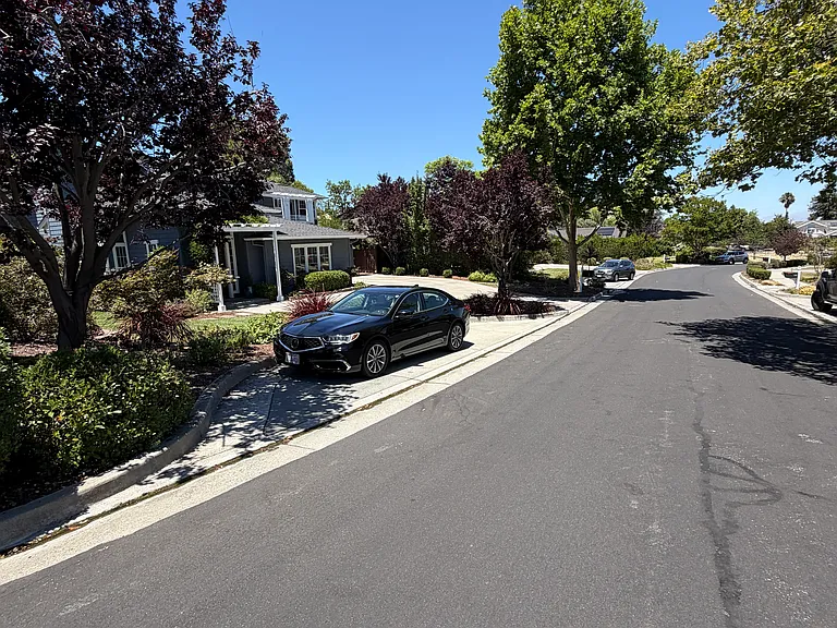128 Regent Dr — Photo 45