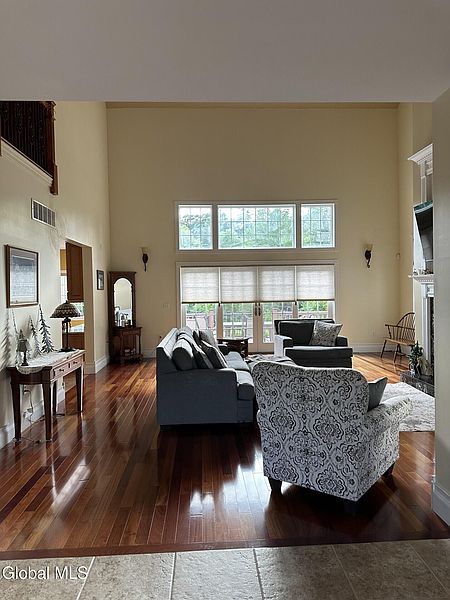 4th image of 93 Tee Hill Road