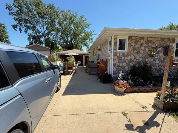 502 Brins Ct SE, Stewartville, MN 55976