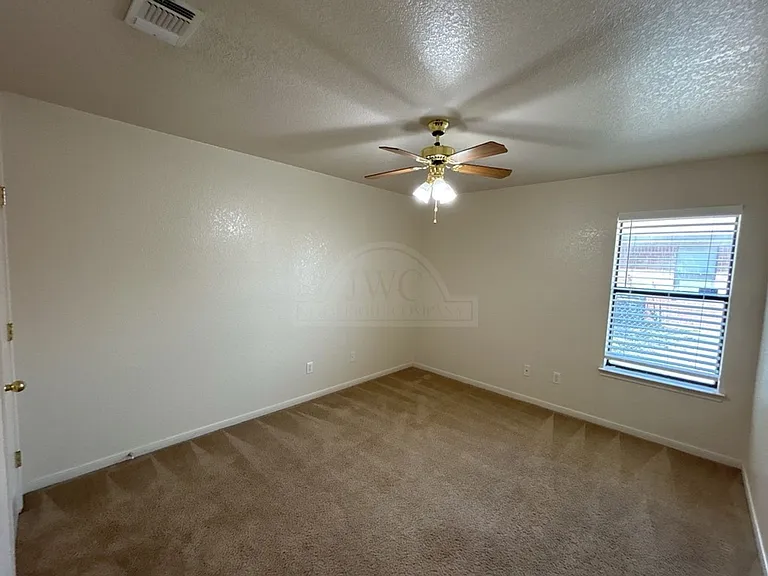 1107 Cinch Dr — Photo 17