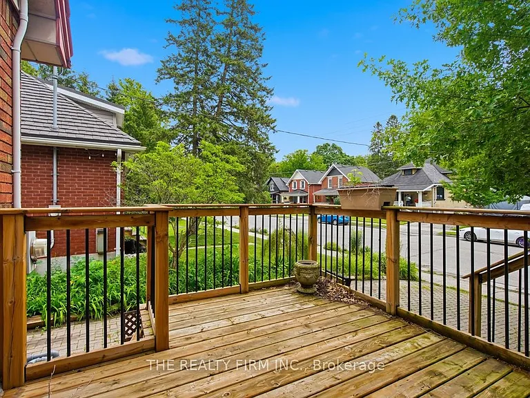 97 Springbank Dr — Photo 7