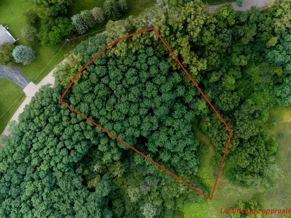 L8 Hickory Rd, Green Lake, WI 54941