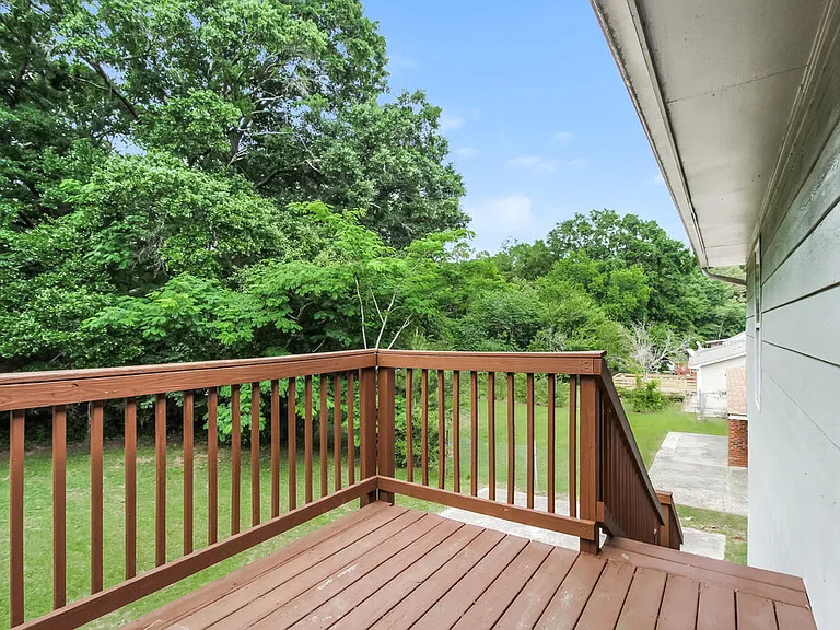428 Willow Ln — Photo 15