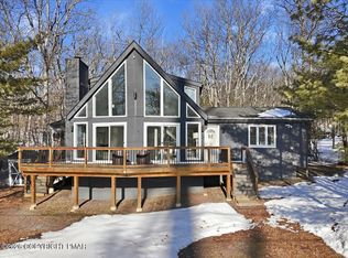 5135 Woodbridge Dr, Bushkill, PA 18324